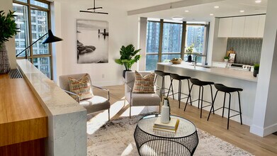 867 Hamilton St in Vancouver, BC - Building Photo - Building Photo