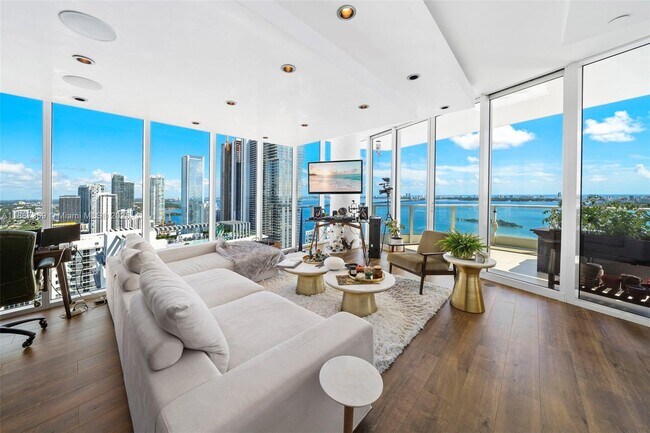 property at 2020 N Bayshore Dr