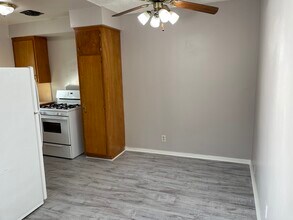 2328 N Beachwood Dr, Unit Apt 5 in Los Angeles, CA - Building Photo - Building Photo