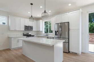 3671 Wild Rose Loop in West Linn, OR - Building Photo - Building Photo