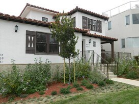 3035-3041 Lawrence St in San Diego, CA - Building Photo