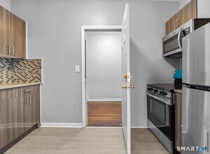 31 Whittier St in Bridgeport, CT - Foto de edificio - Building Photo