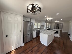 128 Peterson Hill Ave in Burgaw, NC - Building Photo - Building Photo