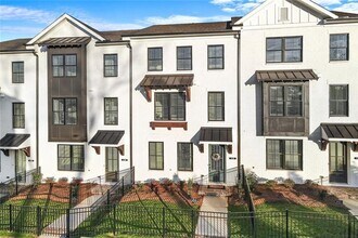 538 Healy Dr in Cumming, GA - Building Photo - Building Photo