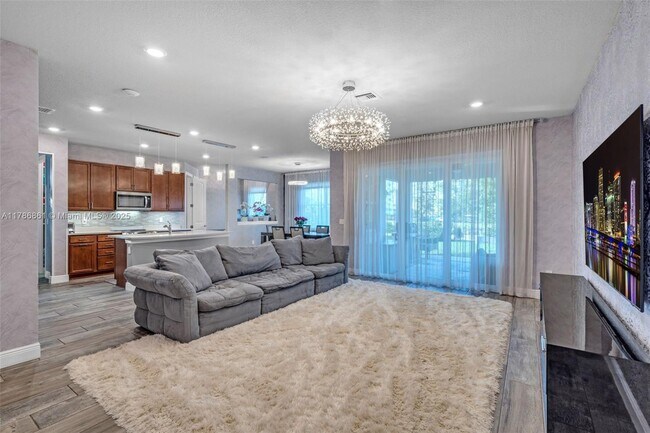 property at 3813 Greenway Dr