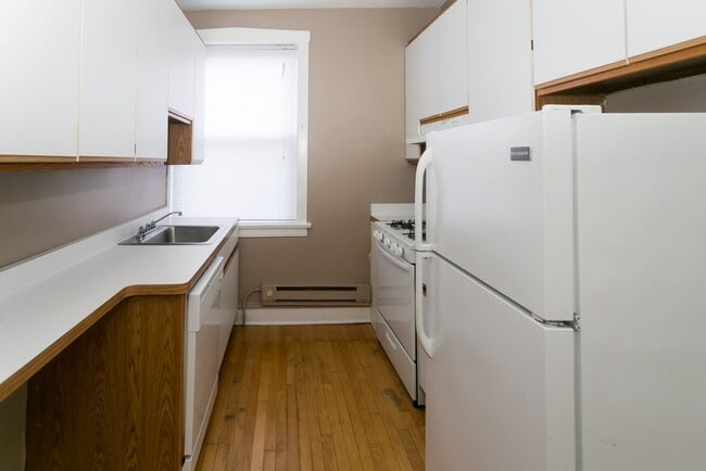 property at 1322 Oak Ave