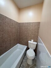 10 Gilbert Ave in Hamden, CT - Building Photo - Building Photo