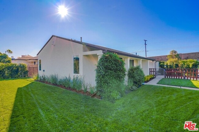 4725 Sawtelle Blvd in Culver City, CA - Building Photo - Building Photo