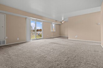 Six Trails Apartments - Saline, MI in Saline, MI - Building Photo - Building Photo