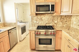 210 S Spalding Dr in Beverly Hills, CA - Building Photo - Building Photo