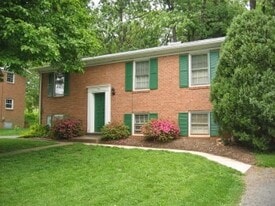 1706 Cedar Hill Rd in Charlottesville, VA - Building Photo