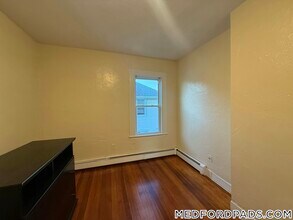 251 Central Ave in Medford, MA - Foto de edificio - Building Photo