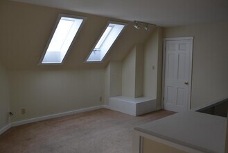 1353 Highland St in Columbus, OH - Building Photo - Building Photo