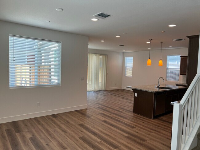 2923 Crosswinds Wy in Santa Rosa, CA - Foto de edificio - Building Photo