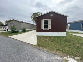 4306 W Business 77 in Harlingen, TX - Foto de edificio - Building Photo