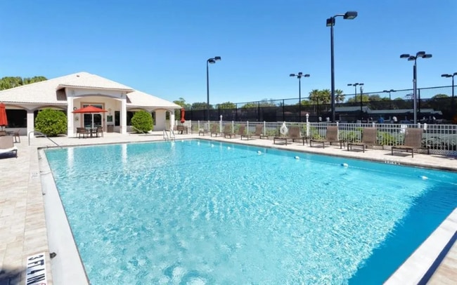 9300 Clubside Cir in Sarasota, FL - Foto de edificio - Building Photo