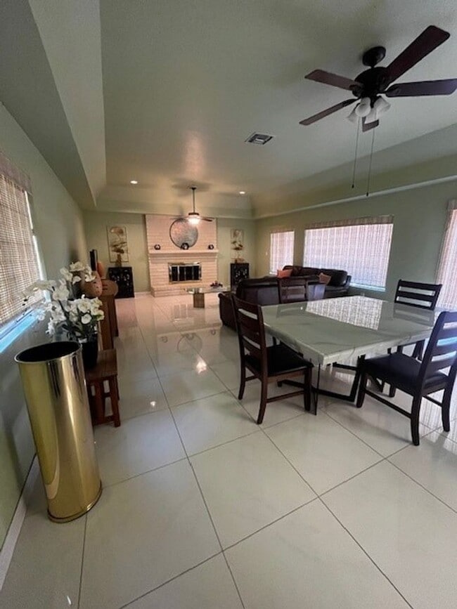 3428 Eastview Ct in Bakersfield, CA - Building Photo - Building Photo