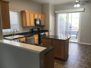 6125 Orchard Hill Way in Elk Grove, CA - Building Photo - Building Photo