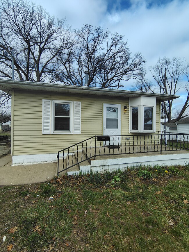 property at 912 Hayes Ave