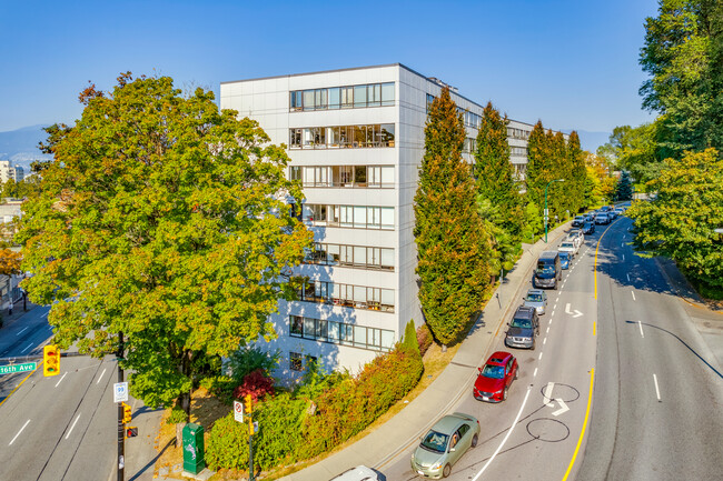 Hycroft Towers in Vancouver, BC - Building Photo - Building Photo