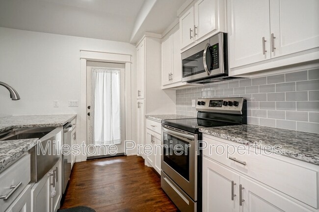 property at 423 W Walker St