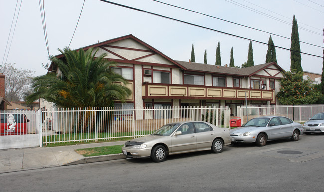 8545 Cedros Ave in Panorama City, CA - Building Photo - Building Photo