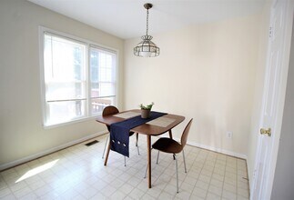 5317 Buxton Ct in Alexandria, VA - Building Photo - Building Photo