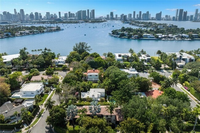 100 E Dilido Dr in Miami Beach, FL - Building Photo - Building Photo