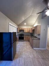 1020 N Main St in Baytown, TX - Building Photo - Building Photo