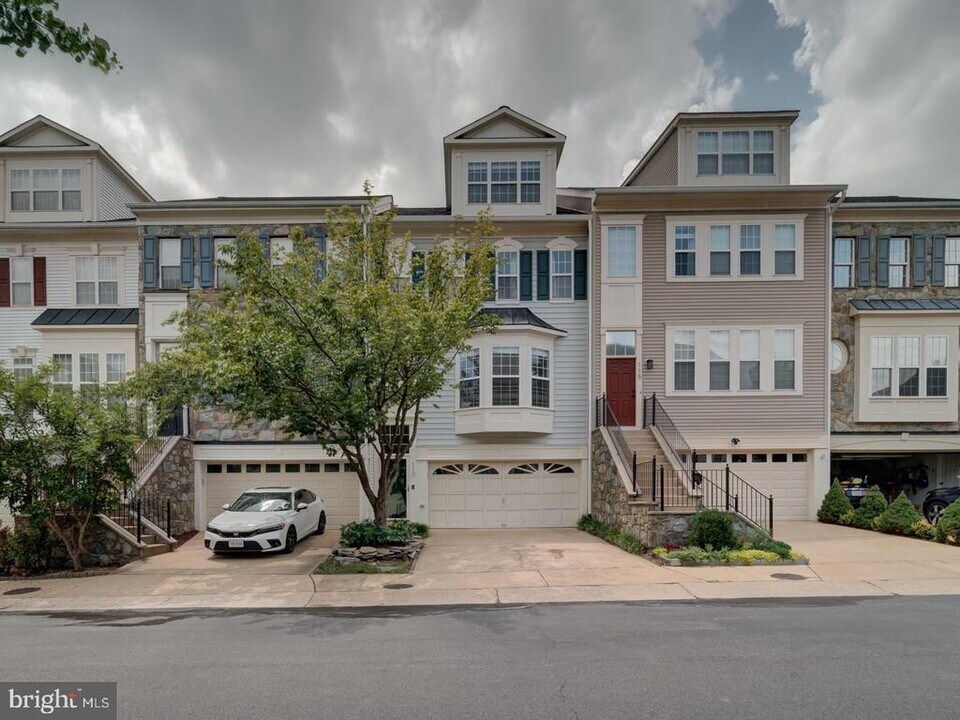 113 Lake Cook Dr in Alexandria, VA - Building Photo