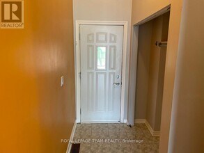 1903 Hampstead Pl in Ottawa, ON - Building Photo - Building Photo