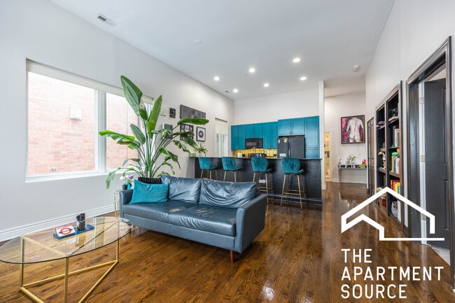 2409 W Catalpa Ave in Chicago, IL - Building Photo - Building Photo