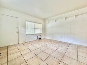 1310 E Esther St in Orlando, FL - Building Photo - Building Photo