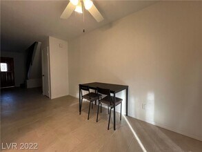 5247 Lisagayle Ct in Las Vegas, NV - Building Photo - Building Photo