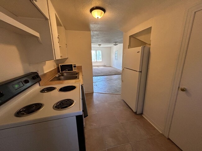 4 5th St W in Dickinson, ND - Building Photo - Building Photo