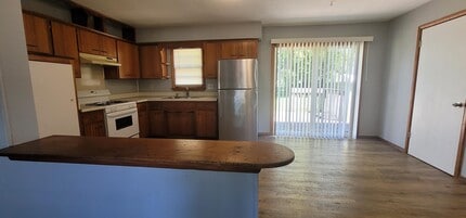 36 Liberty Blvd in Machesney Park, IL - Building Photo - Building Photo