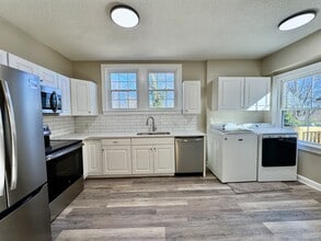 706 6th St in North Wilkesboro, NC - Building Photo - Building Photo