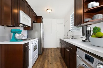151 N Edgemont St in Los Angeles, CA - Building Photo - Building Photo