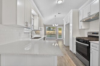 11046 Rainbow Glen Dr in Houston, TX - Building Photo - Building Photo