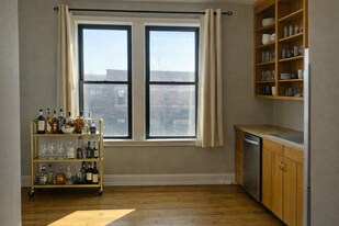 845 Massachusetts St in Lawrence, KS - Building Photo