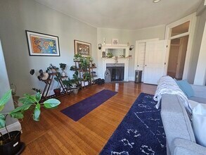 686 Washington St in Brookline, MA - Building Photo - Building Photo