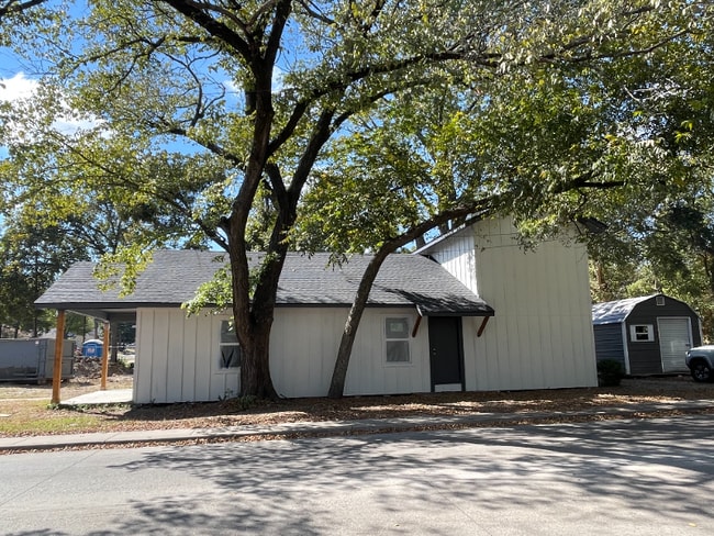 property at 1500 W Collin St
