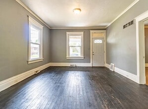 913 W McClure Ave in Peoria, IL - Building Photo - Building Photo