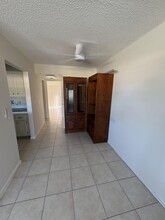 39 Cambridge E in West Palm Beach, FL - Building Photo - Building Photo