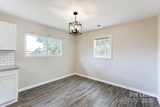 4027 Bearwood Ave in Charlotte, NC - Building Photo - Building Photo