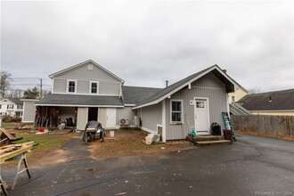 437 Main St in New Hartford, CT - Building Photo - Building Photo