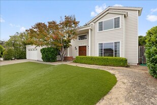 2740 St James Rd in Belmont, CA - Building Photo