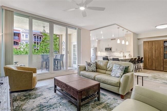 401 Bayfront Pl in Naples, FL - Foto de edificio - Building Photo