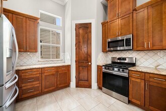 2022 Sabine St in Houston, TX - Building Photo - Building Photo