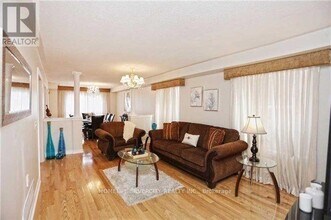 26 Slessor Ln in Brampton, ON - Building Photo - Building Photo